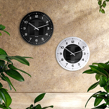 100% autonomy for the Profil 930 L solar clock