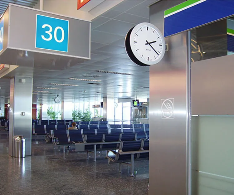 Budapest Airport - Profile Clock